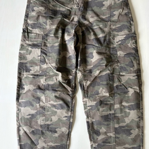 Barrel Leg Camo Cargo Pants - Picture 2 of 8